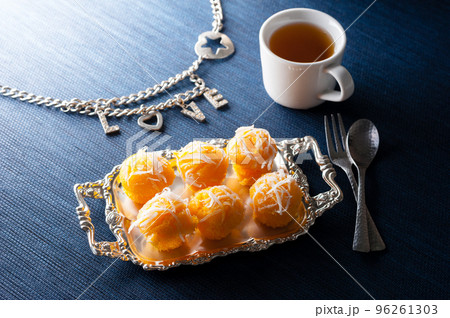 Toddy palm cake 96261303