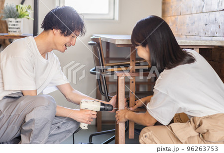 カップル DIY リノベーション リフォーム カップル DIY リノベーション リフォーム 96263753