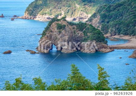 ぞうさん岩　天草諸島の妙見浦海岸（熊本県天草市） 96263926