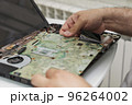 master opens laptop for repair 96264002