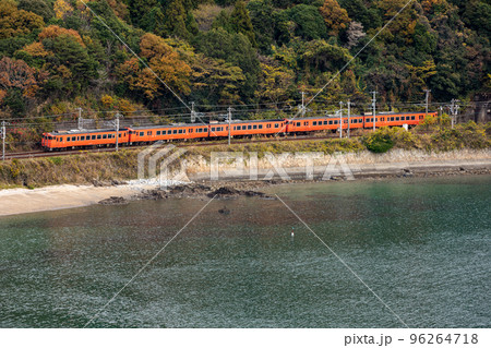 瀬戸内海沿いを行くキハ47系気動車 瀬戸内海沿いを行くキハ47系気動車 96264718