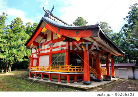 日本一の大わらじが奉納される… 県都・福島市の御社『羽黒神社』 96266203