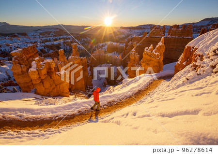 Hike in winter Bryce Hike in winter Bryce 96278614