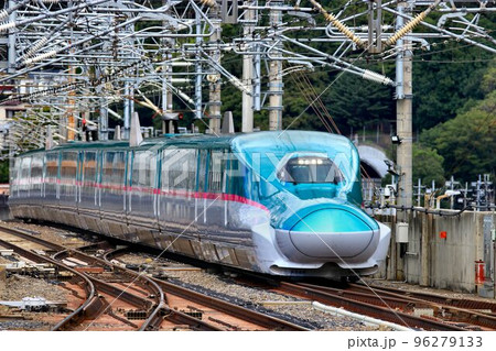 東北新幹線・福島駅にて E5/H5系 東北新幹線・福島駅にて E5/H5系 96279133