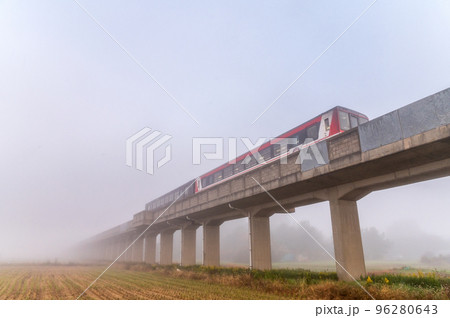 茨城県ひたちなか市 濃霧の朝の大洗鹿嶋腺 茨城県ひたちなか市 濃霧の朝の大洗鹿嶋腺 96280643