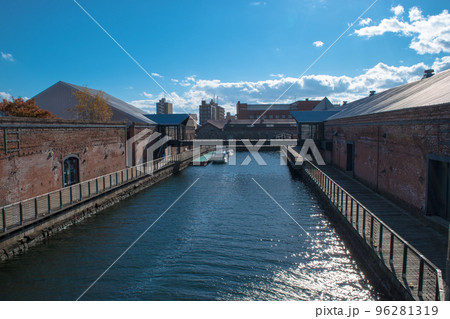 金森赤レンガ倉庫のBAYはこだてと運河 96281319