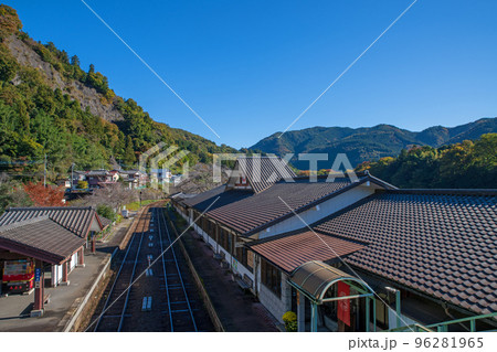 水沼駅　陸橋からの眺め　わたらせ渓谷鉄道　秋の風景　 96281965