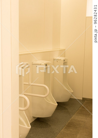 綺麗なトイレの様子 96282431