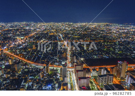 あべのハルカス展望台から見た大阪の夜景 96282785