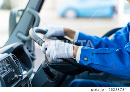 大型自動車の運転手 96283784