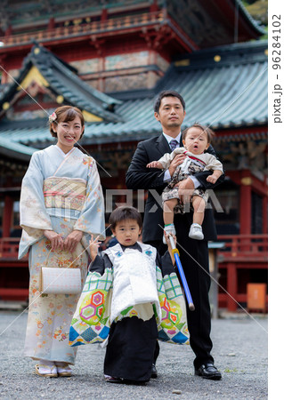 七五三　家族写真 96284102