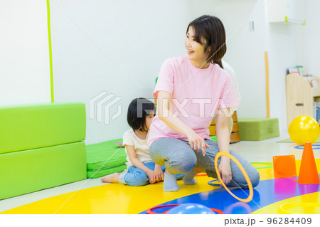 運動　習い事　幼児 96284409