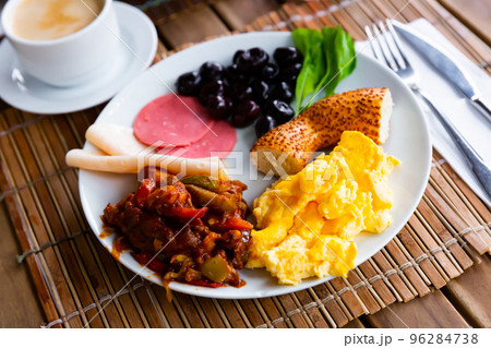Halal breakfast at the hotel 96284738