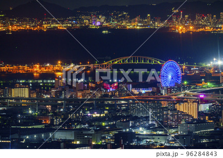 大阪海遊館と天保山大観覧車・夢舞大橋(あべのハルカス展望台にて) 大阪海遊館と天保山大観覧車・夢舞大橋(あべのハルカス展望台にて) 96284843