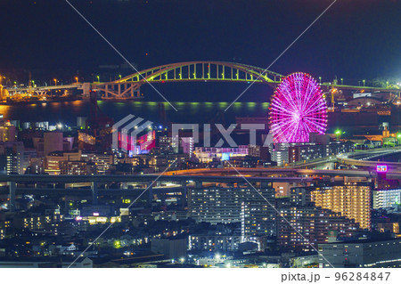 大阪海遊館と天保山大観覧車・夢舞大橋(あべのハルカス展望台にて) 大阪海遊館と天保山大観覧車・夢舞大橋(あべのハルカス展望台にて) 96284847