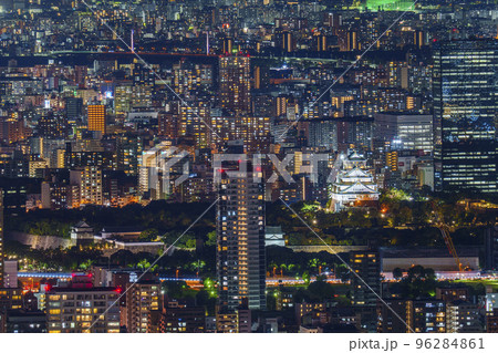 あべのハルカス展望台から見た大阪城周辺の夜景 96284861
