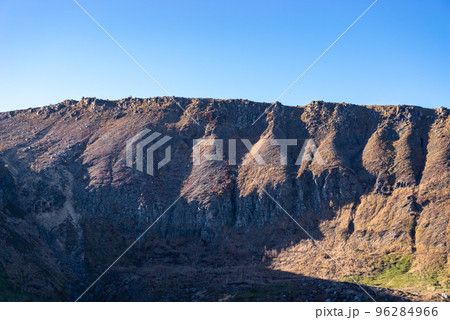 志賀草津高原ルート 湯釜南東 白根明神付近の谷の山襞 10月下旬　c-1 96284966