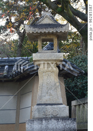 石灯篭（岸城(きしき)神社／大阪府岸和田市岸城町11-30） 96285387
