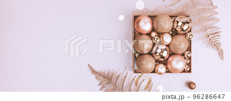Christmas golden decorations, balls and shiny decorative plants Christmas golden decorations, balls and shiny decorative plants 96286647