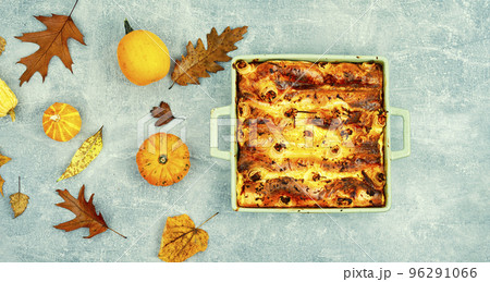 Autumn pumpkin pie, homemade tart. Autumn pumpkin pie, homemade tart. 96291066