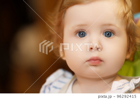 Surprised little girl . The girl is a baby of 10 Surprised little girl . The girl is a baby of 10 96292415
