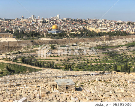Panorama of Jerusalem with cemetery in Israel...の写真素材 [96295036] - PIXTA