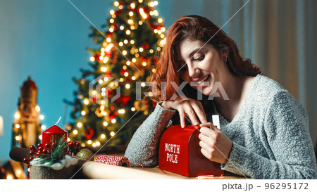 Girl ship letter to santa claus 96295172