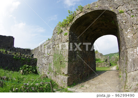 中城城 石垣 郭(魚眼) 中城城 石垣 郭(魚眼) 96299490