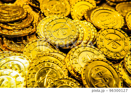 大量の金貨のイメージ 96300127