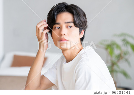 若い男性のビューティ 96301541
