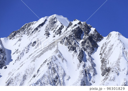 白銀の五竜岳　雪山登山 96301829