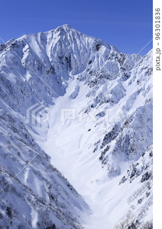雪の鹿島槍ヶ岳　雪山登山 96301836
