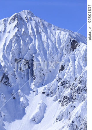 雪の鹿島槍ヶ岳　雪山登山 96301837