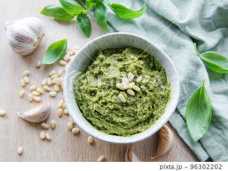 Green basil pesto Green basil pesto 96302202