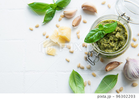 Green basil pesto 96302203