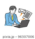 デスクワークしているスーツ姿の男性　線あり 96307006