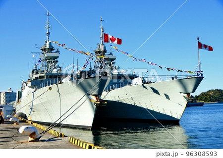 カナダ海軍巡洋艦 ウィニペグ ＆ バンクーバー Canadian Navy 神奈川県 横須賀 吉倉  96308593