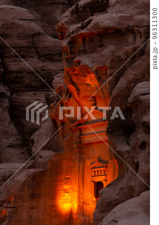 Little Petra, Jordan temple at the entrance, night 96311300