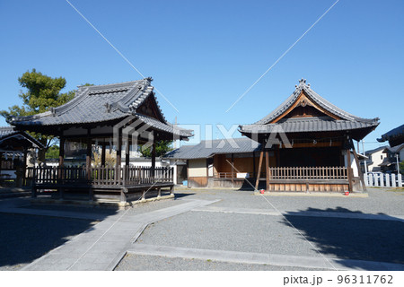 下桂御霊神社 拝殿と舞殿 京都市西京区桂 下桂御霊神社 拝殿と舞殿 京都市西京区桂 96311762