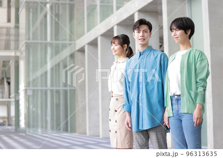 クリエイター男性と仲間たち_2 クリエイター男性と仲間たち_2 96313635