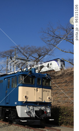 クラウドファンディングでお色直しされた勝沼駅のEF64形電気機関車_2022/3/5撮影 の写真素材 [96315106] - PIXTA