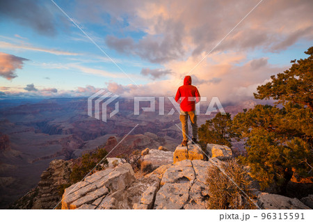 Hike in Grand Canyon 96315591