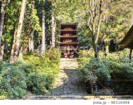 【HDR】秋の室生寺五重塔 96316998