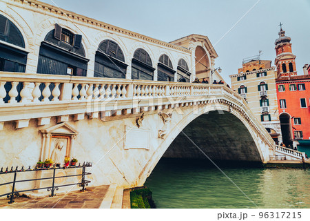 ベネチア　リアルト橋 96317215