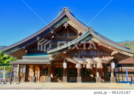 拝殿・出雲大社(島根県・出雲市) 拝殿・出雲大社(島根県・出雲市) 96320187