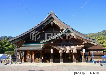 拝殿・出雲大社(島根県・出雲市) 拝殿・出雲大社(島根県・出雲市) 96320189
