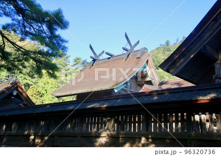 御本殿・出雲大社（島根県・出雲市） 96320736
