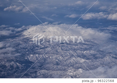 厳冬の鳥海山　空撮 96322568