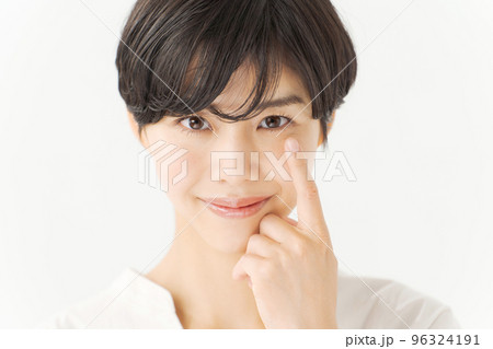 20代女性のポートレート 96324191