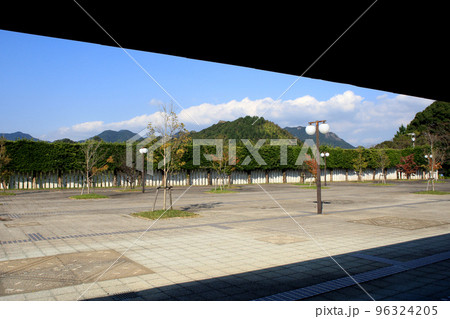 佐賀県有田町　佐賀県立九州陶磁文化館 96324205